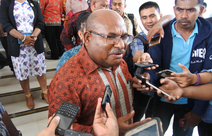 Gubernur “Ngotot” Tetap Jalankan Perda Miras